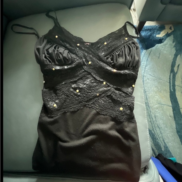 Lace tank tops with clear grommet stones - Picture 2 of 4